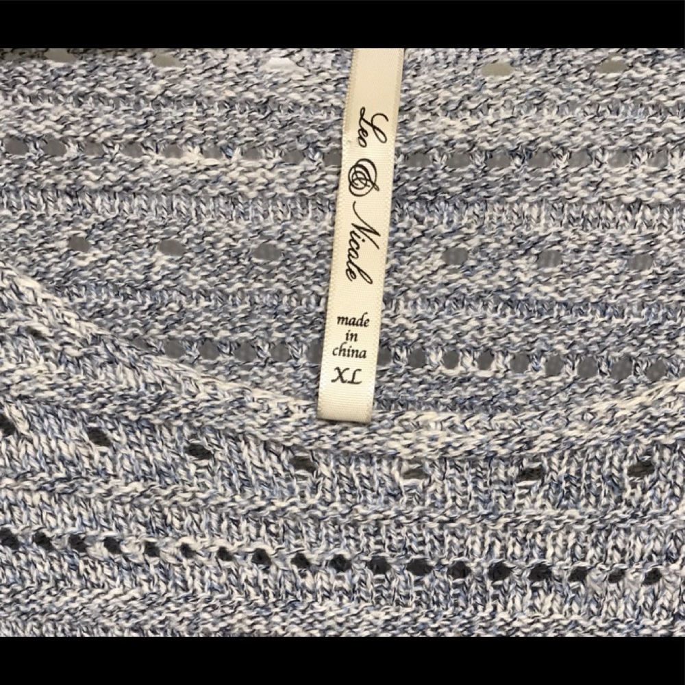 LEO  & NICOLE XL Blue & White Striped Sweater